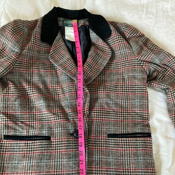 Gorgeous vintage plaid wool blazer - Picture 6 of 7